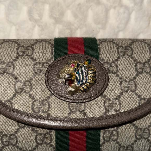 Gucci Rajah GG Supreme Small Crossbody-573797-Authentic-EUC - Picture 2 of 12